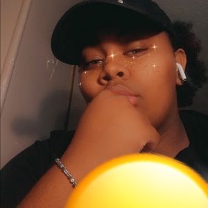 Meet your Posher, Desiree